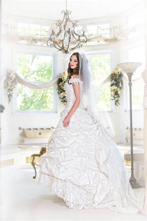 Amazing Dress By Elizabeth S Bridal Photo By Dresses Nice Dresses Wedding
