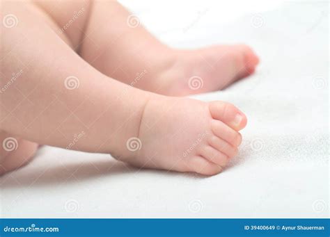 Foots Of Newborn Baby Stock Image Image Of Innocence 39400649