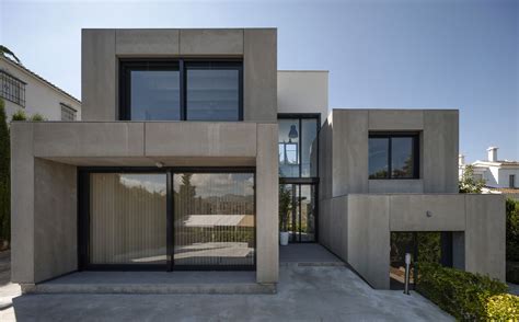 Minimalist contemporary house in Spain | Homedezen