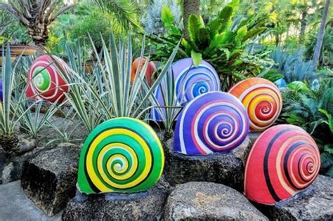 Easy Garden And Outdoor Rock Painting Ideas