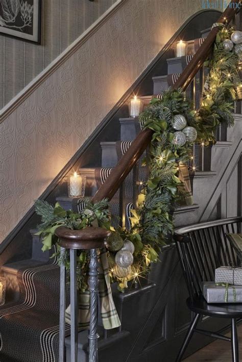 30 Christmas Hallway Decorating Ideas For A Festive First Impression