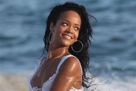 Rihanna Em Barbados 2012 Br