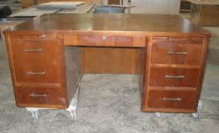 More than 19,000 desks were manufactured in 1926. Jackson Desk by Jasper Office Furniture Co antique ...