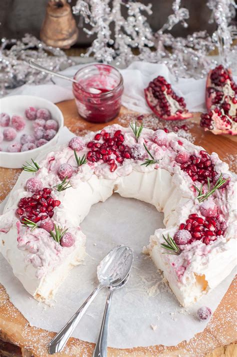 When the big day comes, the pudding can be steamed before serving and enjoyed with brandy butter. The 25+ best Christmas pavlova ideas on Pinterest | Mary ...