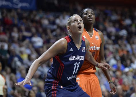 WNBA News Elena Delle Donne Brittney Griner Leave Games With An Ankle