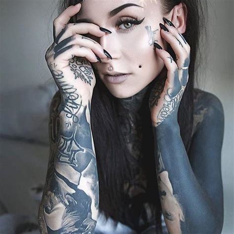 32 Pretty Girl Face Tattoo Design