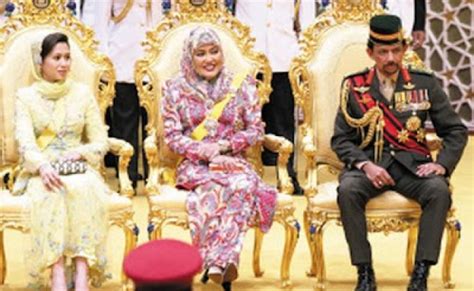 Norjuma Sultan Brunei Inaan Is Amaano Sow Umu Qalmi Queensihaam