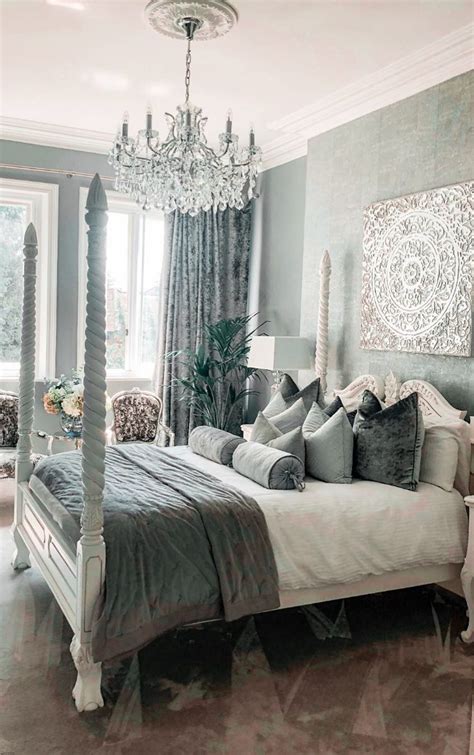 No matter how bold you want to go, how large your room is, or what your design preference is, these bedroom decorating ideas, shopping tips, and designer examples are sure to inspire deeper, dreamier slumbers. 54+ Cool and Modern Bedroom Interior and Design ideas for 2020 - Page 2 of 54 - Daily Women Blog