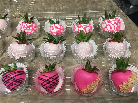 Pink Black And White Chocolate Covered Strawberries Vday Treats Party Treats Black Strawberry