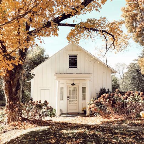 White Cottage Farmhouse Airbnb In Granville Ohio White Cottage
