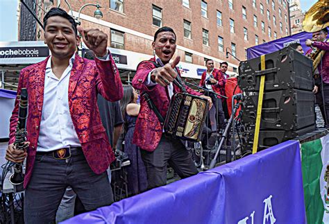See It The Mexican Day Parade Marches Through Midtown Amnewyork