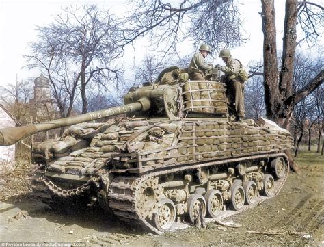 Wwii Tank Photos Revealed In Amazing Colour Daily Mail Online
