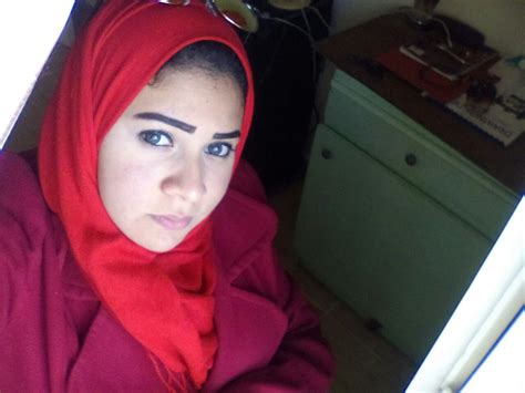 Majda An Arab Hijab Woman Displays Her Licentious Body 22 Pics