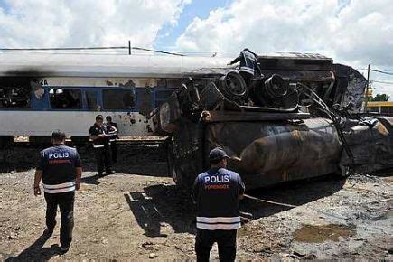 Nazira noran credit music : Video kemalangan keretapi dan lori tangki di Kota Kinabalu ...