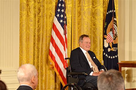 Obama And Bush Honor 5000th Daily Point Of Light Winners Medill News