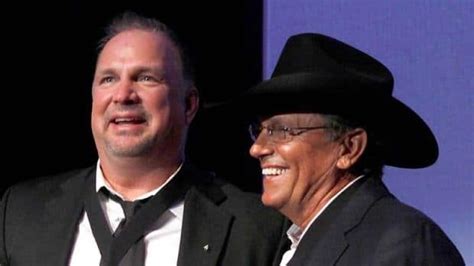 Emotional Garth Brooks Inducted Into Country Music Hall Of Fame CBC News