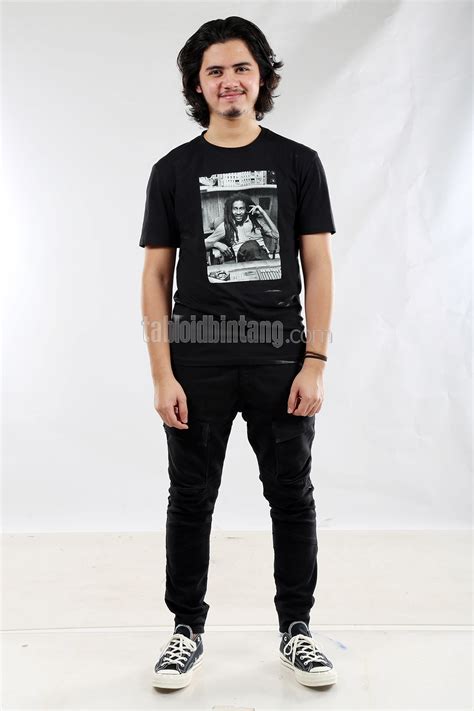 Penampilan Terbaru Aliando Saat Promosikan Film Asal Kau Bahagia