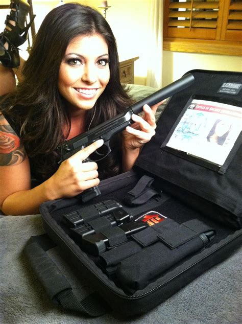 michelle viscusi n girls great photos michelle firearms drawing friends lady women amigos