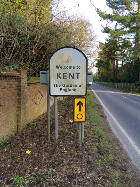 Kent County Boundary Sign © Chris Whippet Geograph Britain And Ireland