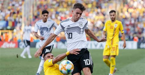 Duitsland als recordhouder weer naar eindronde. Duitsland onder-21 dankzij late goals opnieuw in EK-finale ...