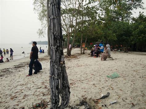 Para pengunjung bisa melakukan banyak sekali aktivitas aktivitas menarik yang bisa dilakukan di pantai pesona pulau rupat. Kenapa Kerajaan Selangor Tidak Majukan Pantai Acheh, Pulau ...