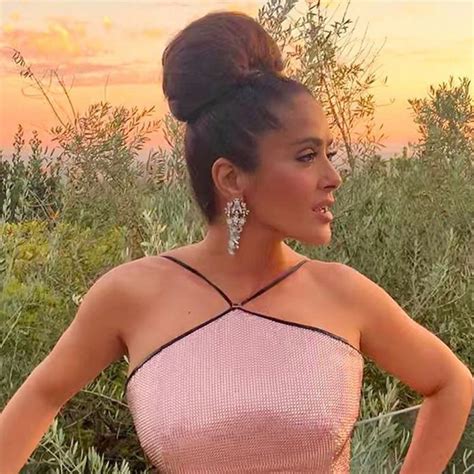 salma hayek shares hilarious sunset fail on social media salma hayek mexican actress epic