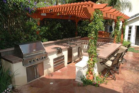 Awesome articles with latest kitchen styles design ideas, kitchen cabinets, kitchen remodel, how to design a kitchen to be easy on the budget. Outdoor Kitchen Design: How to Design Outdoor Kitchen ...
