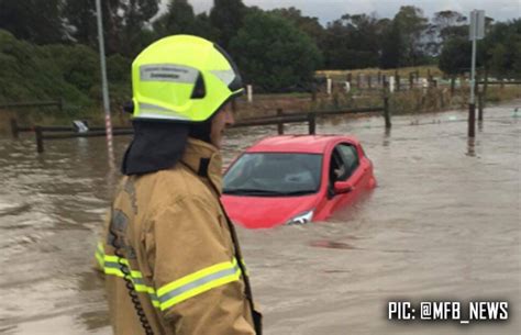 Driver Rescued After Getting Stuck In Floodwater 3aw