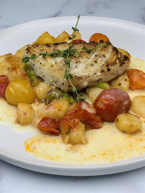 Pan Seared Chilean Sea Bass With Beurre Blanc Gentlemansguidetocooking