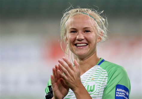 Lieke Martens Pernille Harder Pernille Harder Wins Uefa Womens