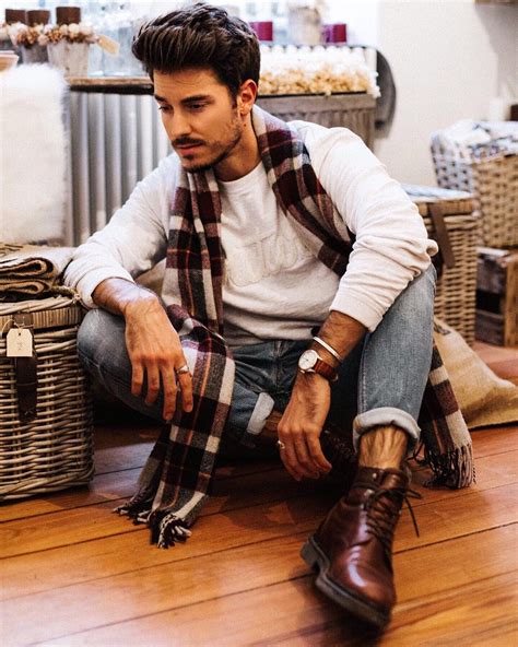 There's that hint of classy swagger that comes with a scarf when men wears it. Guys Outfits with Scarves - 26 Ways to Wear a Scarf for Men