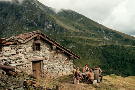 Film Osiem G R Bilety Rezerwacje Kino Dzkiego Domu Kultury