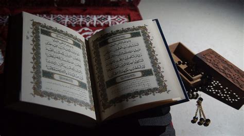 Makannya, nggak heran kalau masuk aplikasi alquran. Hukum Menulis Ayat Al-Quran Menggunakan Tulisan Rumi