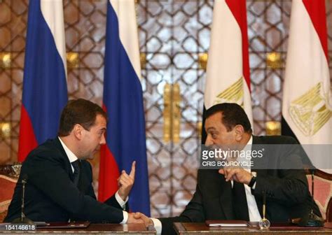 President Of Egypt Hosni Mubarak Visits Russia Photos And Premium High Res Pictures Getty Images