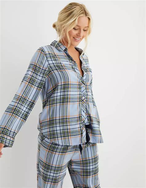 Fashion World 16 Pairs Of Flannel Pajamas To Hibernate In All Winter Long
