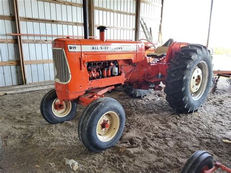 Allis Chalmers D19 Auction Results In Deep River Iowa