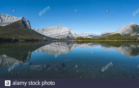 Canadian Lake Scenic Hi Res Stock Photography And Images Alamy