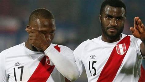 Perú Vs Chile Luis Advíncula Rompe En Llanto Tras Derrota Copa