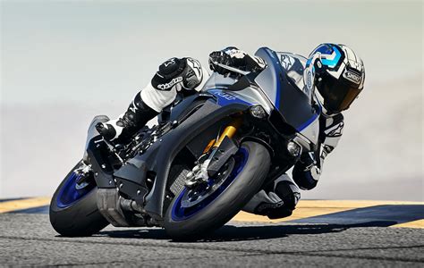 The closest thing ever to the multi‑championship winning motogp yzf‑m1 ‑ and the pinnacle of superbike performance. Yamaha YZF-R1M 1000 2019 - Galerie moto - MOTOPLANETE