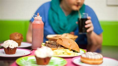 Hva Er Binge Spiseforstyrrelse Symptomer årsaker Diagnose Behandling Og Forebygging