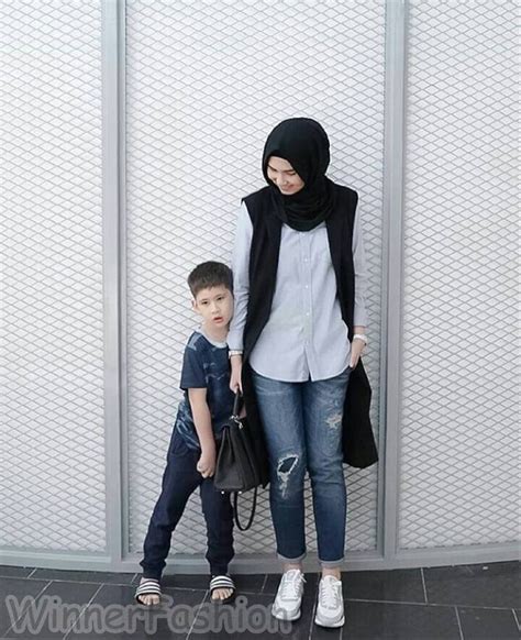 See more of celana jeans sobek on facebook. Fashion Hijab Celana Jeans