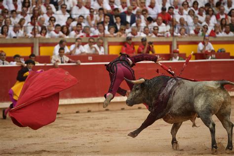 Running Of The Bulls In Pamplona Spain Cbs News