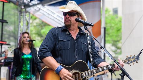 Watch Today Excerpt Country Singer Toby Keith Reveals Stomach Cancer Diagnosis