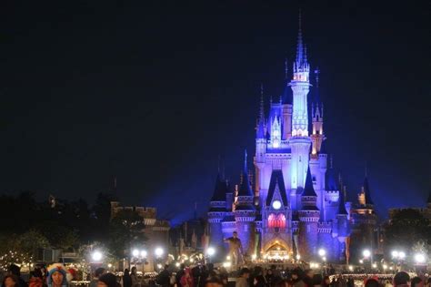 A Guide To Visiting Tokyo Disneyland Insidejapan Tours