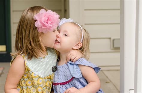 Two Little Girls Kiss Images And Pictures Becuo