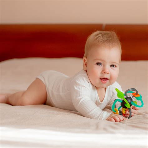 arriba 96 foto ejercicios para bebés de 4 meses para sentarse mirada tensa