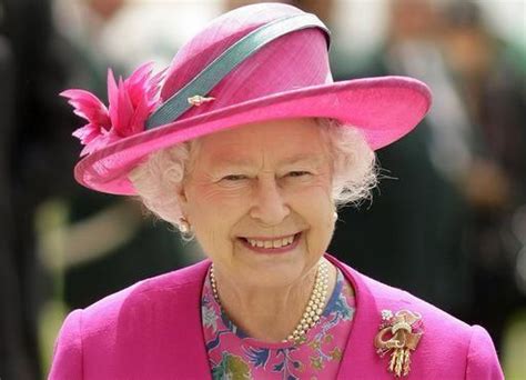 Elisabetta ii ha 94 anni ed il suo regno è il più longevo della storia della gran bretagna. La Regina Elisabetta sceglie l'olio sardo Dopo la vittora ...