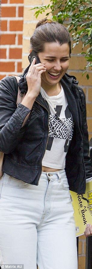 the bachelor s heather maltman flashes her stomach in a cropped t shirt daily mail online