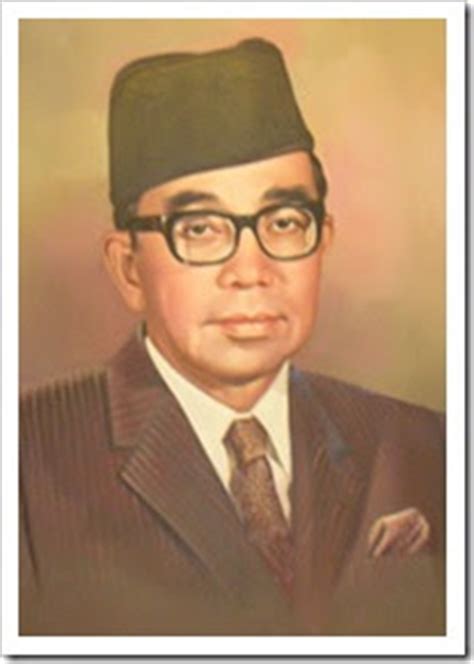 Beliau mencatat sejarah sebagai individu tertua yang dilantik sebagai perdana menteri di atas faktor umur beliau dan. Patriotisme Asas 1 Malaysia: Nama-nama Perdana Menteri ...