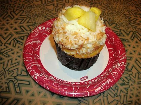 Pineapple Coconut Cupcakelove The Toppings Tropical Desserts Healthy Cupcakes Food